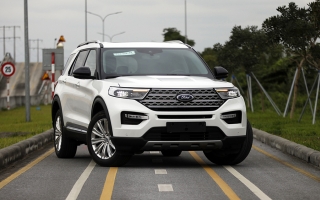 Ford giảm 400 triệu đồng cho Explorer